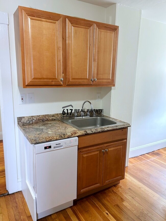 Photo - 26 Royal St Unit 5