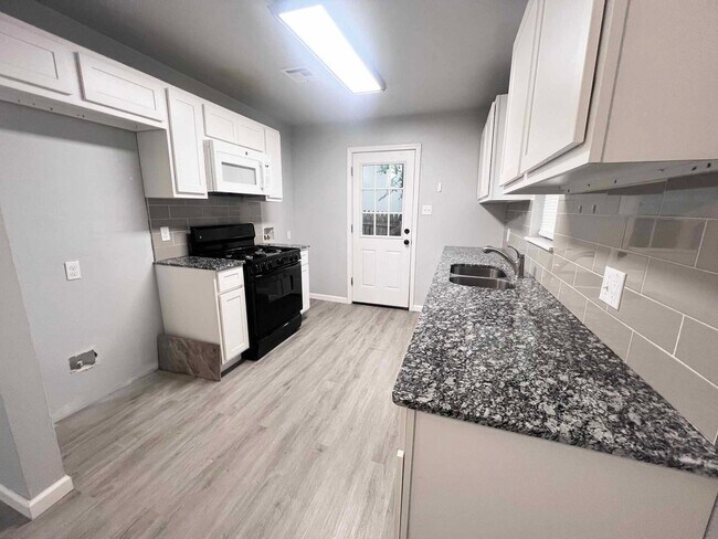 Photo - Updated Home in the Heart of NW OKC – Excellent Location!