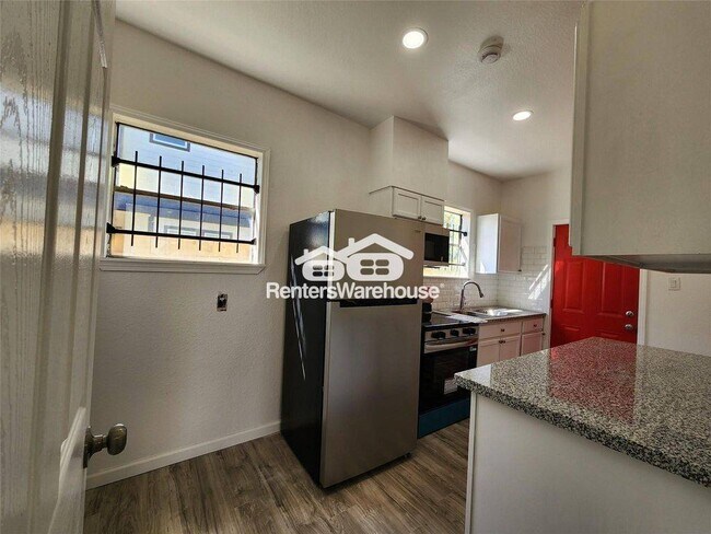 Photo - 2706 1/2 Berry St