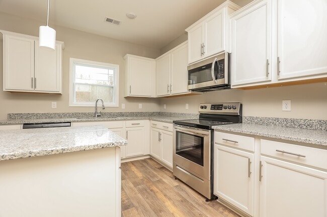 Photo - 1156 Black Oak Cir