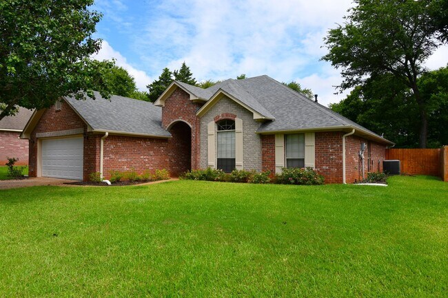 Photo - Whitehouse! Gorgeous 4 Bedroom, 2 Bath Home