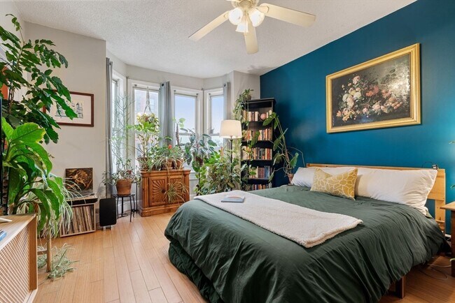 Building Photo - 377 Dorchester St Unit 2