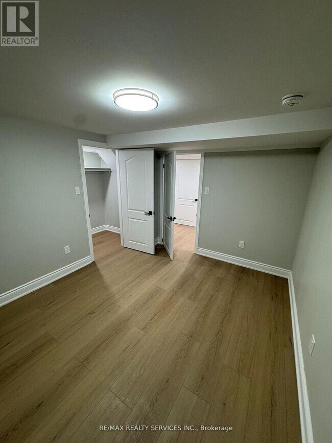 Photo - 41 MacLaren Ave