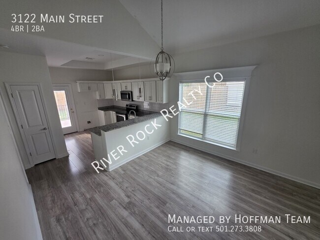 Photo - 3122 Main St