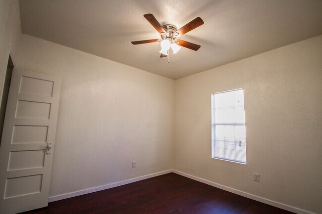Photo - 924 St James St Unit 1