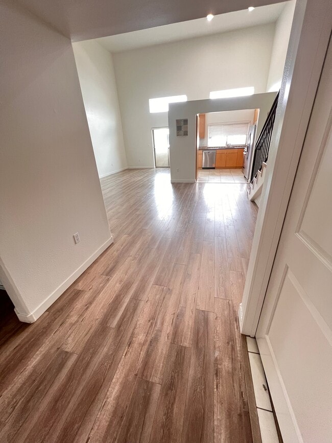 Photo - 11312 Huston St Unidad 11