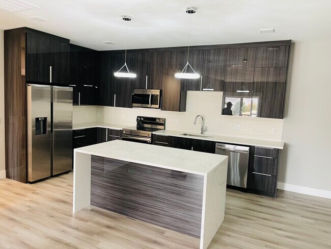 Building Photo - Grand Summit Rental
