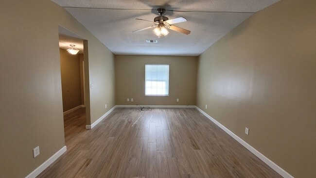 Photo - 2 bedroom 1 bath duplex available for rent!