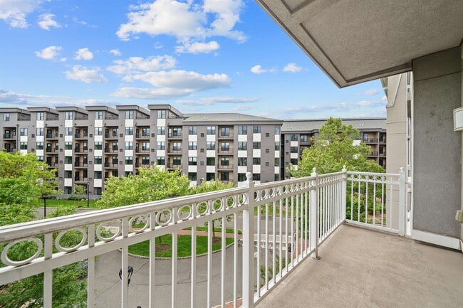 Building Photo - 4 Constellation Pl Unit 308 Rental