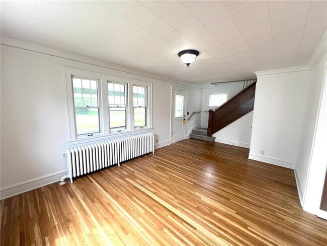 Photo - 715 2nd St NW