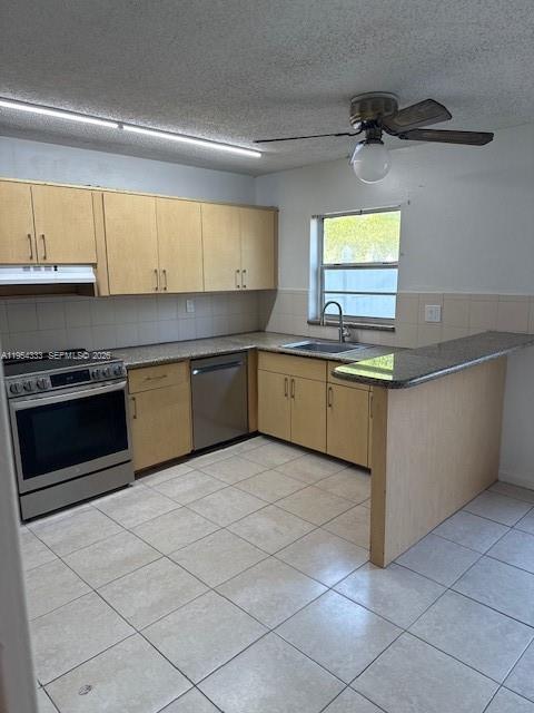 Photo - 3920 Woodside Dr