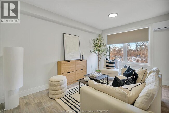 Photo - 513 Caron Ave Unité 2