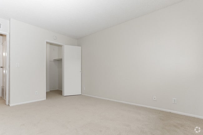 2BR, 15BA - 1050 SF