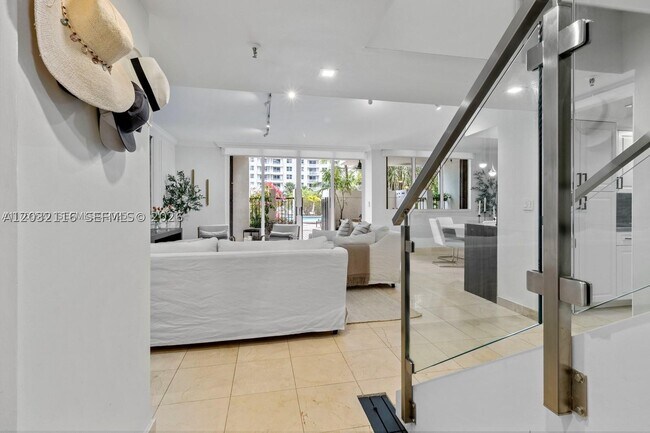 520 Brickell Key Dr
