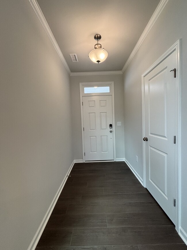 Photo - 525 Hanover Shr Ln