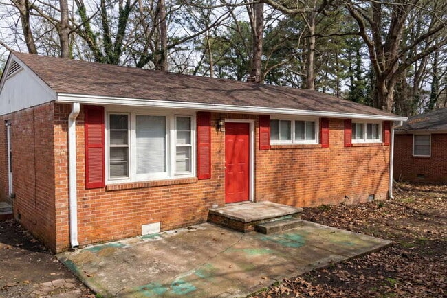 Building Photo - 324 Macedonia Rd SE