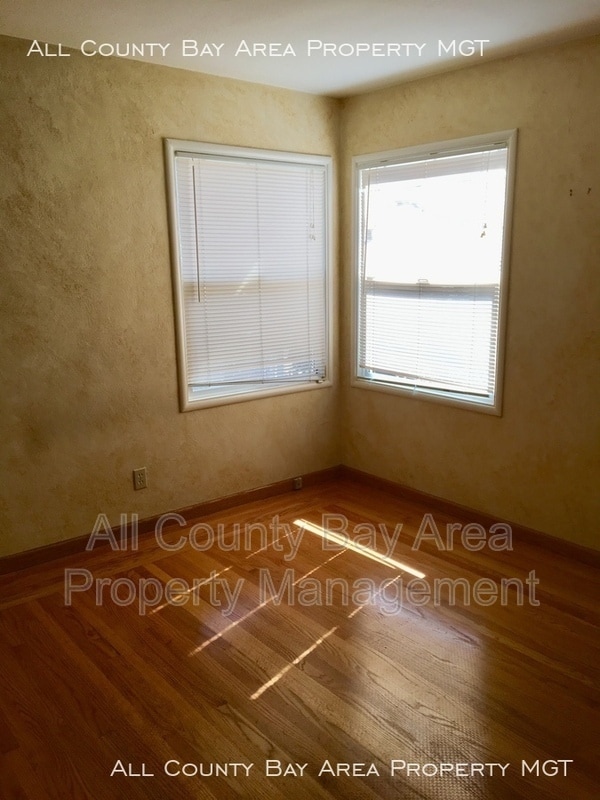 Photo - 726 Cherry Way