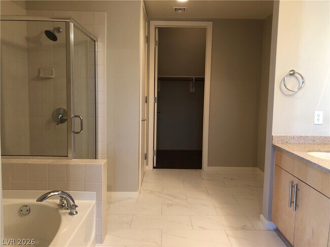 Photo - 353 E Bonneville Ave Unit 621