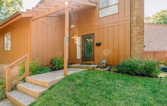 Photo - Spacious 5-Bedroom End-Unit Townhome in Reston with 3 Finished Levels, Renovated Kitchen & Fenced...