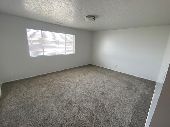 Livingroom - 866 E 500 N Unit 866