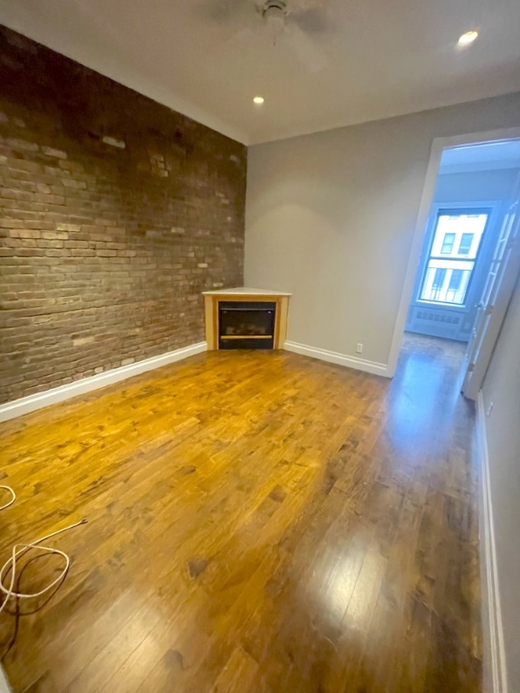 Photo - 221 E 23rd St Apartamento Unidad 17