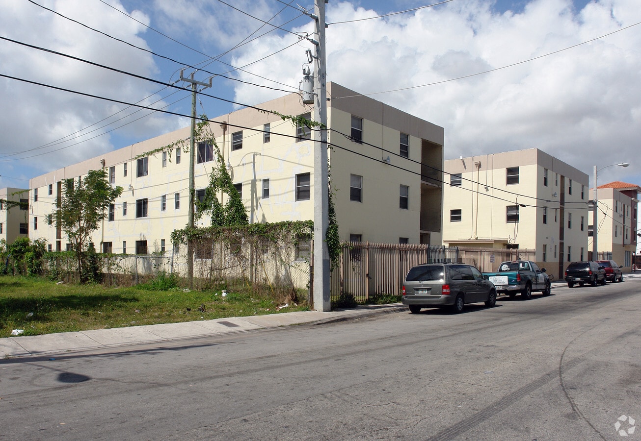 Photo - New Arena Square Apartments