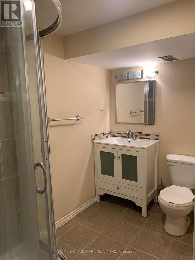 Photo - 3334 Southwick St