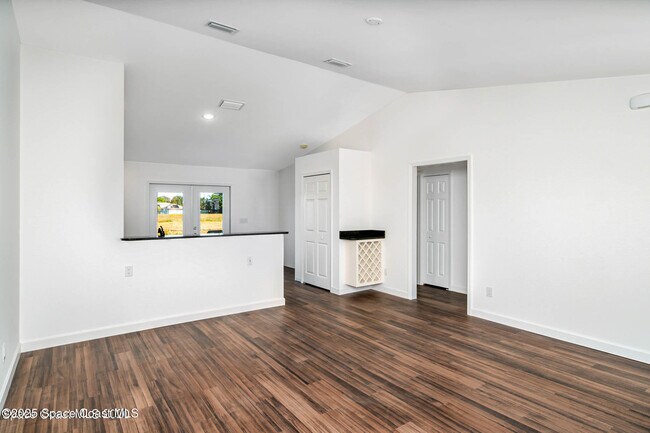 Photo - 1837 Ardmore St NE