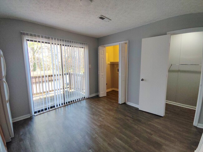 Photo - 16 Duiguid Dr