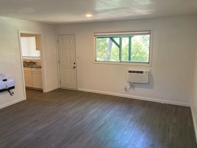 38440 California 299 - Unit 8