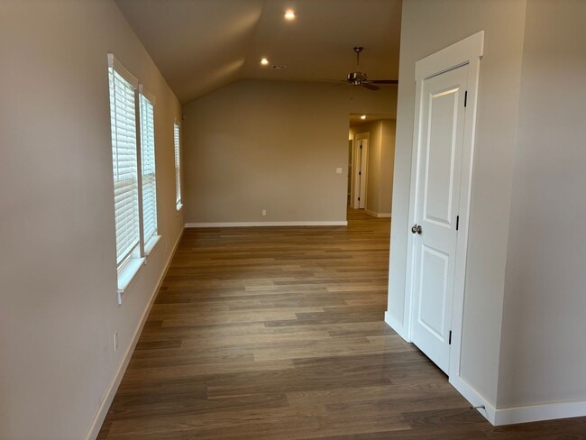 Photo - Beautiful New Duplex!