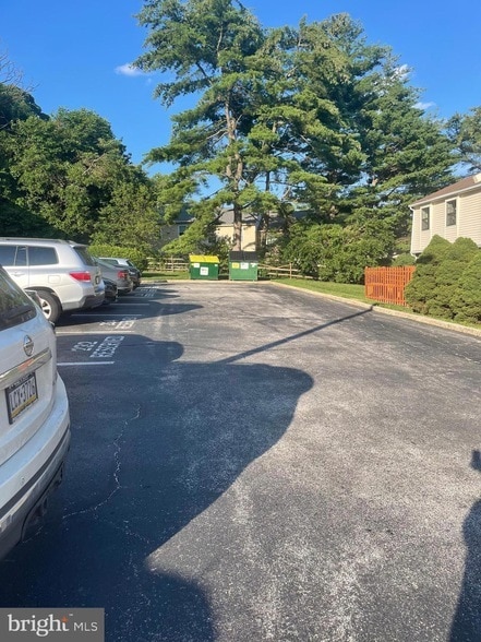 Photo - 230 Holly Dr