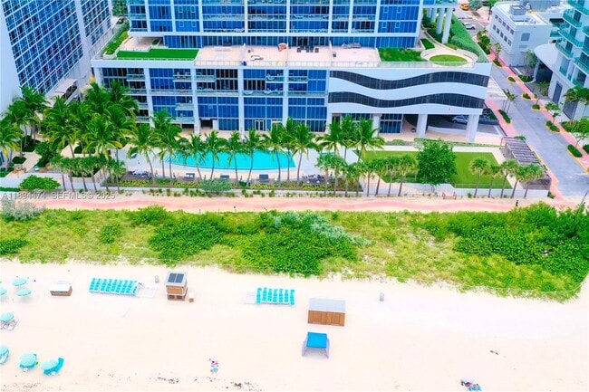 Building Photo - 6899 Collins Ave Unit 703