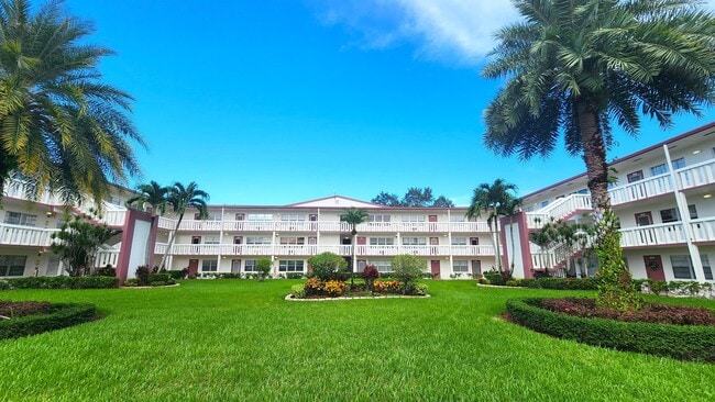 Building Photo - 358 Fanshaw I Unit #358