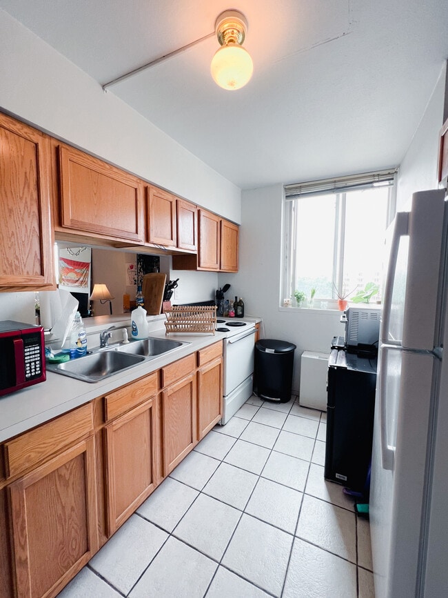 Cocina - 445 W Johnson St