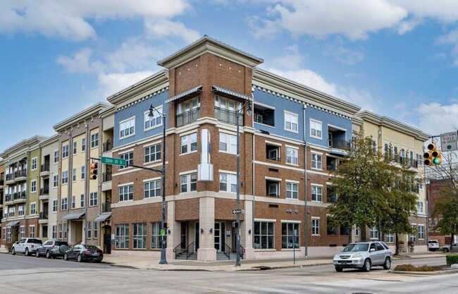 Building Photo - 401 20th St S Unit 104