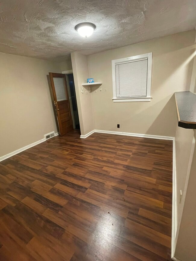 Photo - 213 Garden City Dr