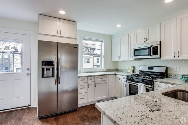 Building Photo - 629 Morton Pl NE Unit # 1 Rental