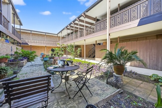 Photo - 2516 Commonwealth St Unit 203