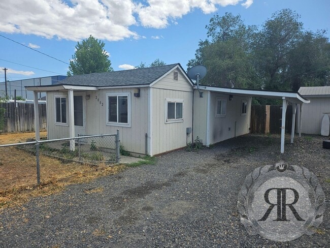 2 Bedroom 1 Bathroom Home - 2 Bedroom 1 Bathroom Home