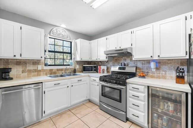 Photo - 1174 Bay Ct