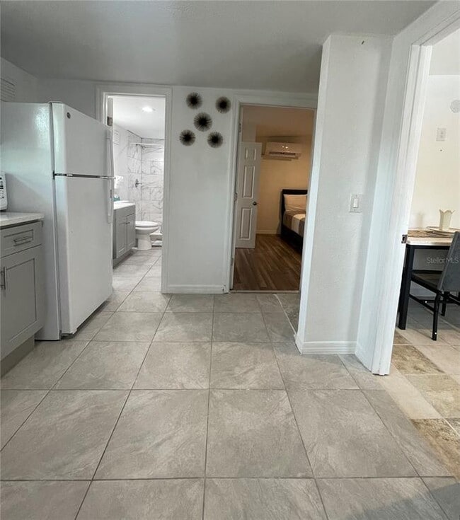 Photo - 1606 New Amsterdam Way