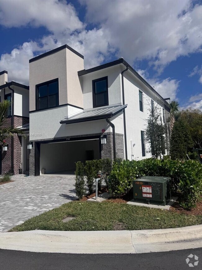 Building Photo - 750 NW 82nd Ter Rental