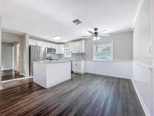 Photo - 7401 16th St N