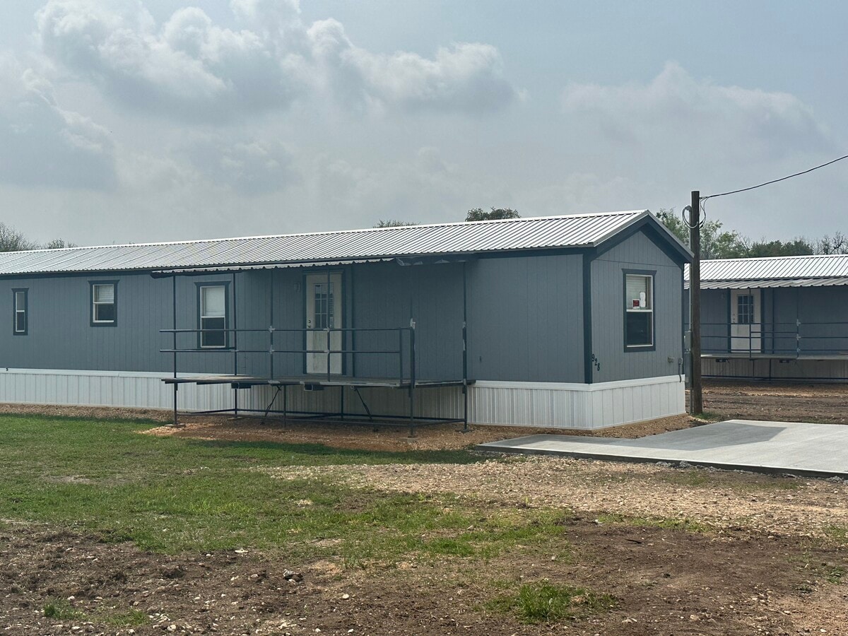 Photo - 934 N Lake Ave