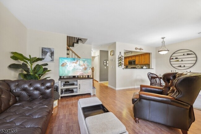 Photo - 45 Ashley Ct