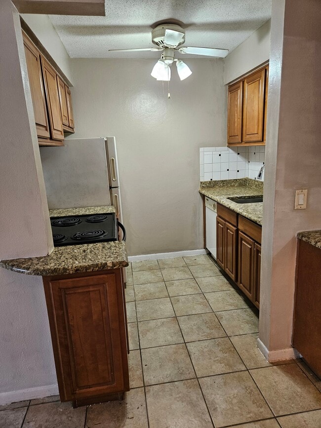 Photo - 2344 Shelley St Unit 7