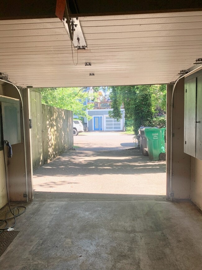 Photo - 634 NE 28th Ave