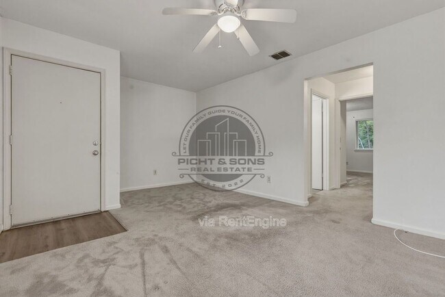 Photo - 713 Pointe Ct