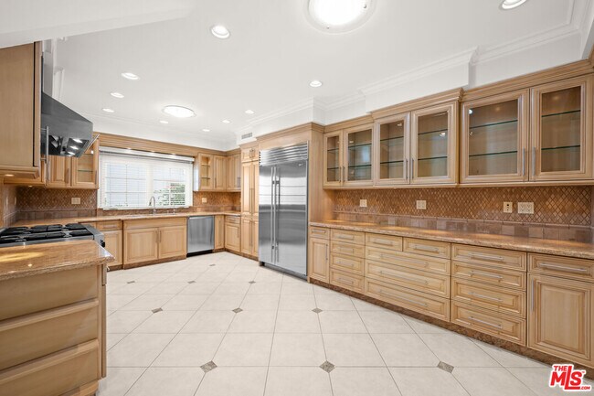 204 Foothill Rd